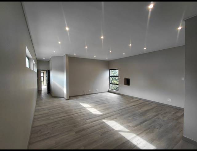 5 BEDROOM FREESTANDING FOR SALE IN BENDOR